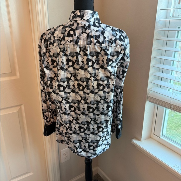 Men's Black and White Geometric Dress Shirt - Picture 3 of 4